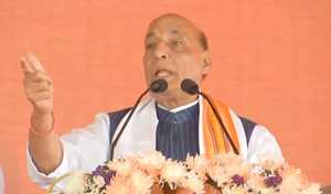 राजनीति सरकार बनाने के लिए नहीं, देश बनाने के लिए होनी चाहिए : राजनाथ सिंह राजनीति सरकार बनाने के लिए नहीं, देश बनाने के लिए होनी चाहिए : राजनाथ सिंह